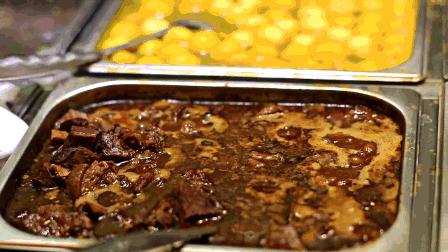 一碗牛杂能在夜市立足几十年,牛杂记忆深处的味道