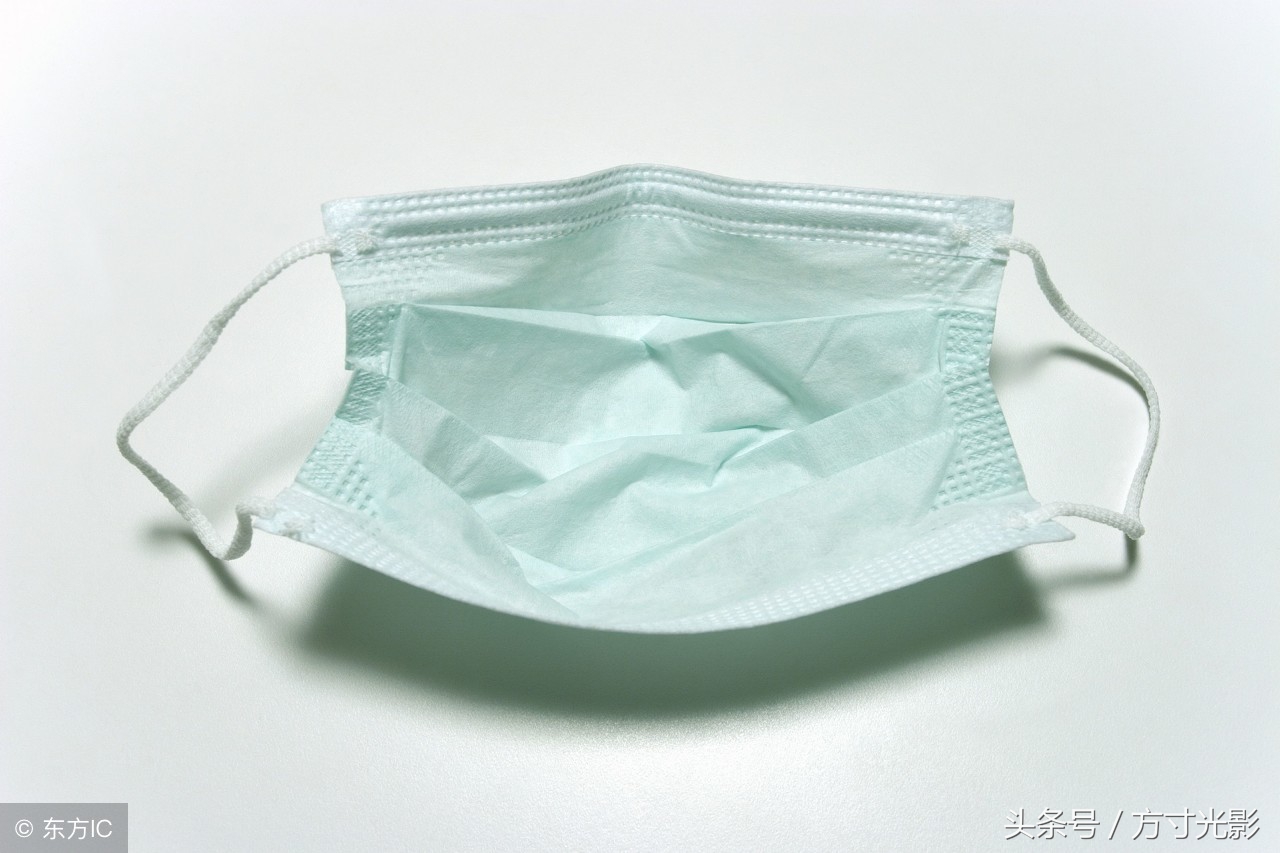 乘客脚臭车内换鞋,脚臭在火车卧铺想脱鞋怎么办