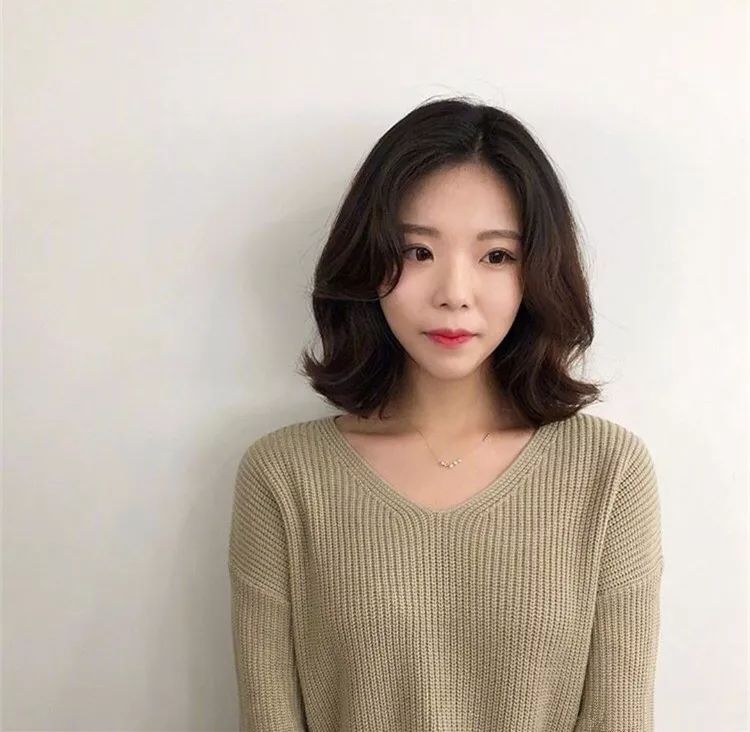 额头短脸大适合什么刘海,脸大发际线高适合什么刘海