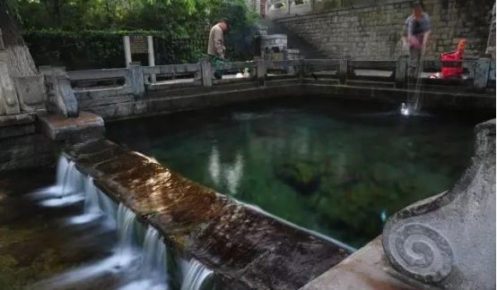 灵动的泉韵，来一场游老街感受老城风味的亲水之旅吧！