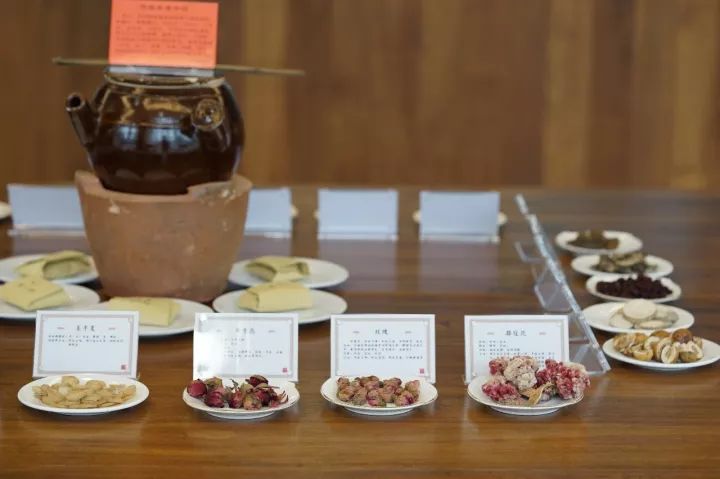 春天养肝护肝的最好汤,乌鸡白凤丸补血补肝