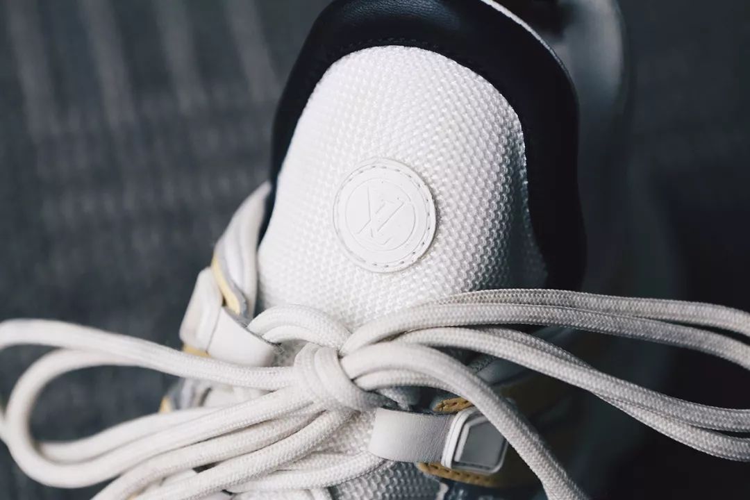 louisvuitton丹宁色运动鞋,louisvuitton老爹鞋多少钱