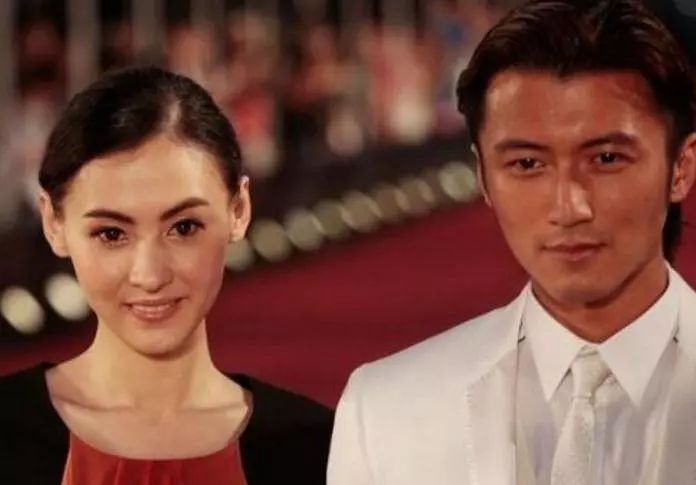 王菲谢霆锋同台集合,王菲谢霆锋甜蜜现场