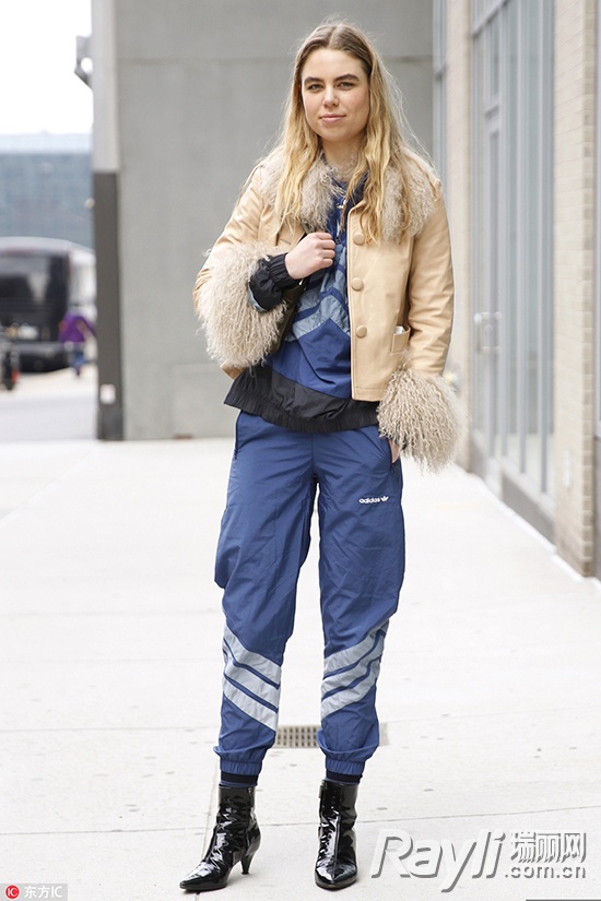 杨紫黑色阔腿牛仔裤,杨紫健身裤