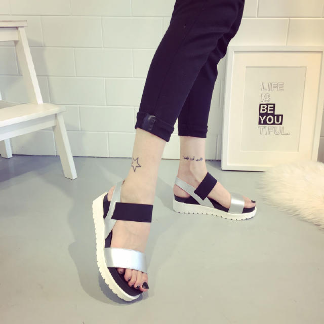 有了这几款鞋夏天就不用愁了,凉快又舒适的夏日凉鞋推荐