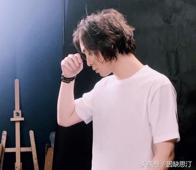 大仙试玩王者足球模式！走位也躲不过被踢命运！和蔼笑容逐渐狰狞