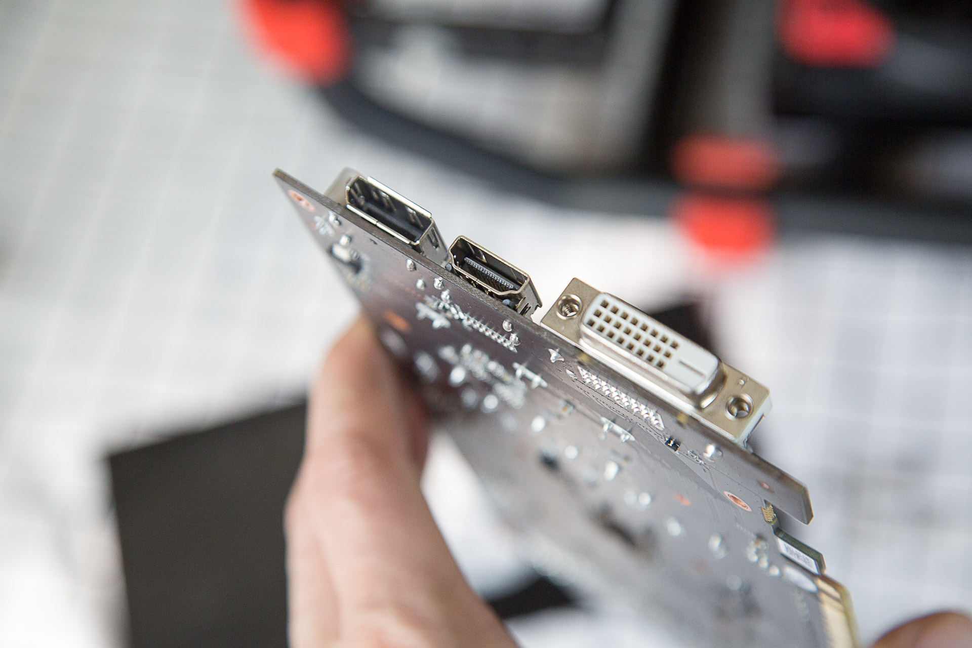 铭瑄gtx1050ti终结者评测,i38100加1060吃鸡评测