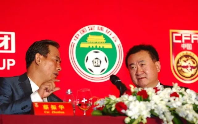 老梁谈王健林退出足坛原因,王健林退出足坛的原因