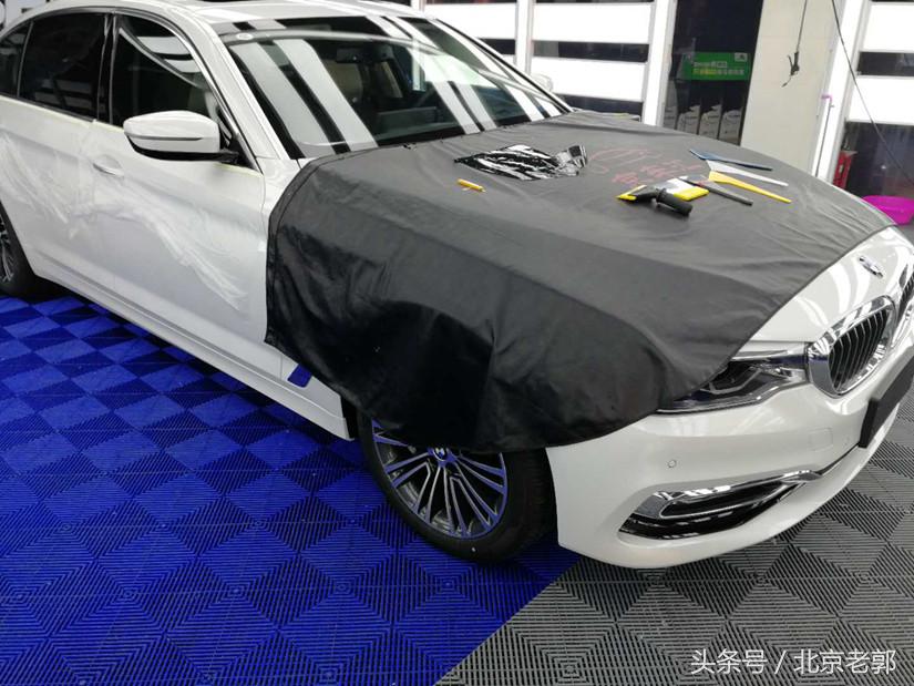 宝马5系玻璃膜反光,宝马5系标轴版贴膜