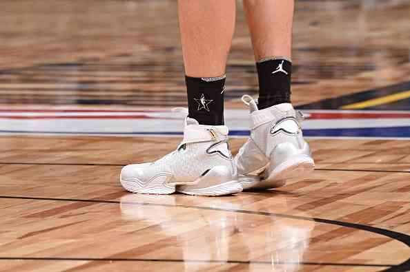 怎么鉴别耐克鞋真假,买的耐克鞋怎么查真伪