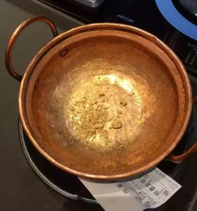 姑父的早餐店仅依赖这八款秘制米线配方，日接待量高达800人次