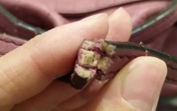 7500元买的gucci包包带子是纸做的一折就断？