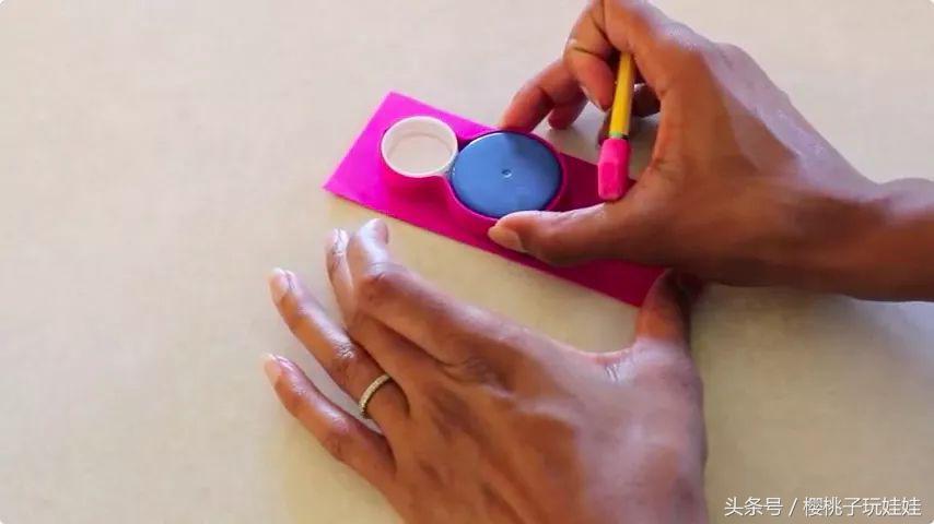 自己手工做一个芭比娃娃,芭比娃娃手工做笔