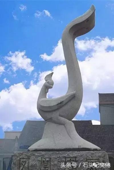 石雕凤凰的由来,雕凤凰是什么寓意和象征