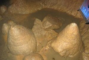 银子岩喀斯特地貌,广西桂林银子岩溶洞