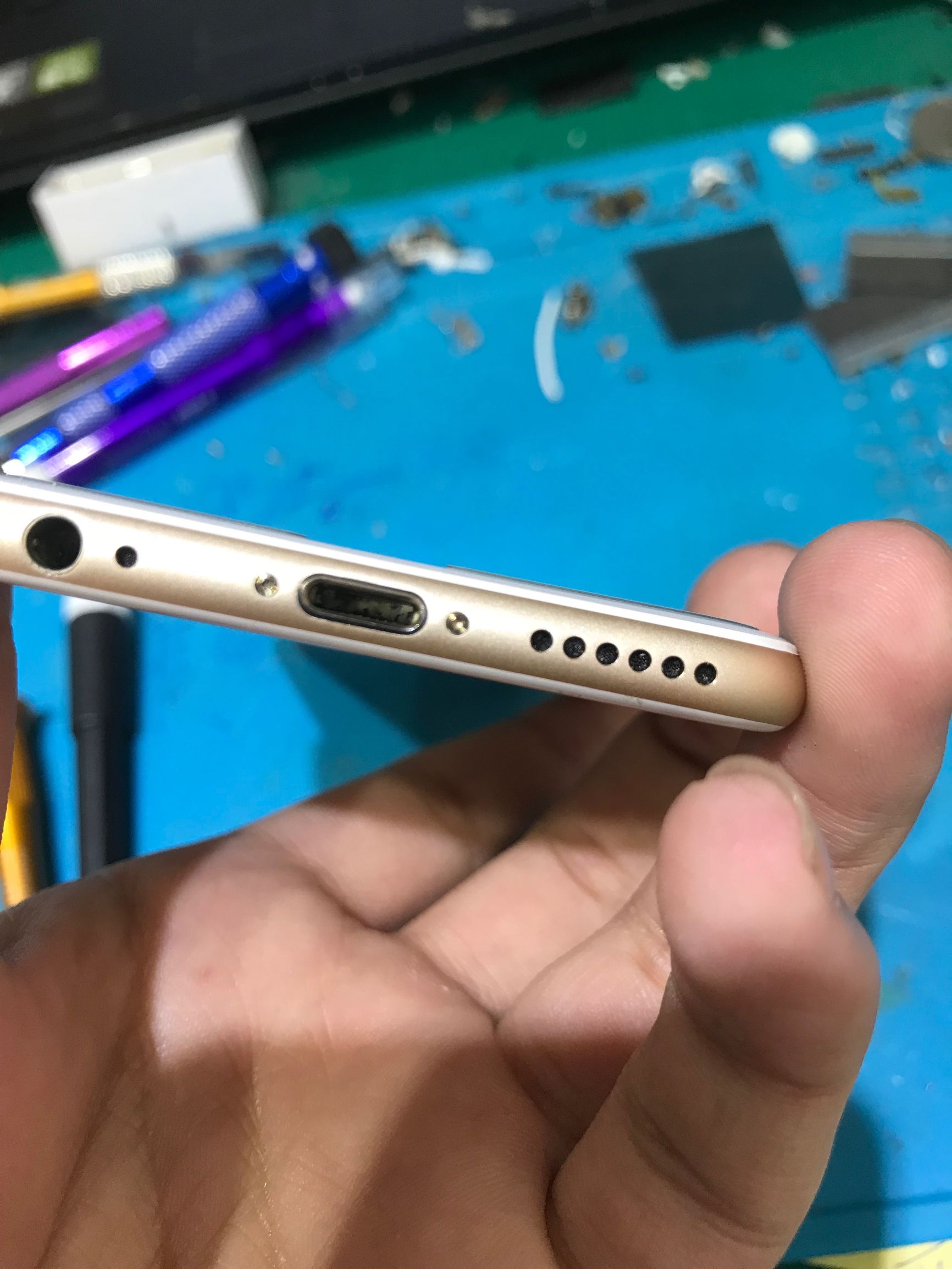 苹果手机用久了喇叭声音小怎么办,苹果手机听筒灰尘声音小怎么办