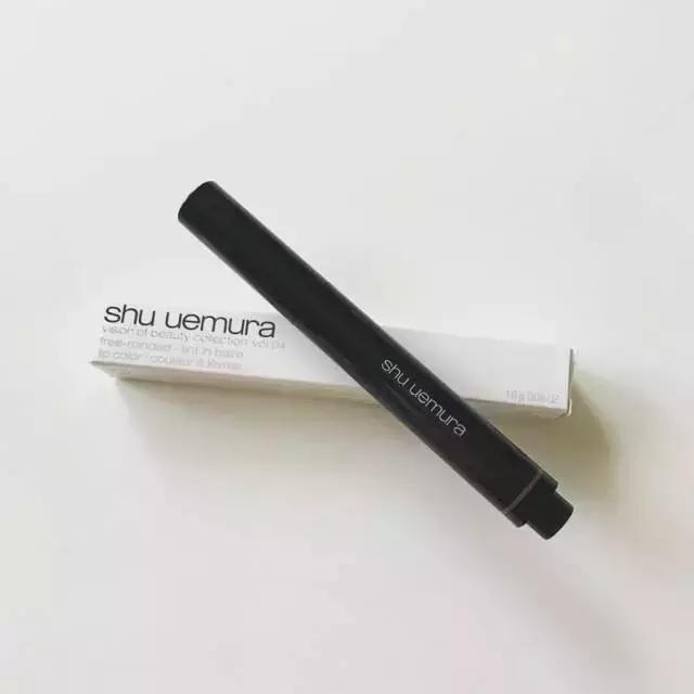 枫叶16号黄颜色的口红显白,黄黑皮嘴巴比较红的口红推荐