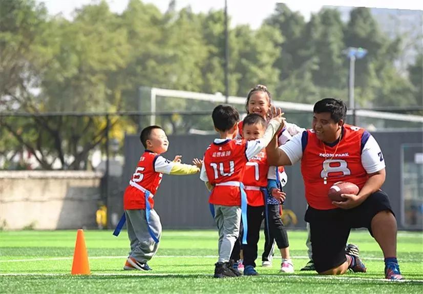 带小孩玩橄榄球,带娃来广州怎么玩