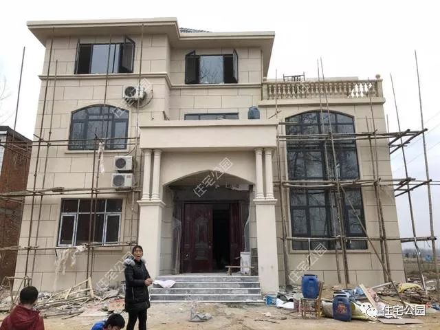 农村建房做真石漆的步骤,农村建房包工头不干了