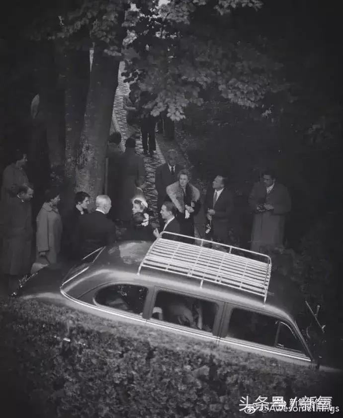 赫本与梦露为何命运差别大,梦露和赫本哪个更美