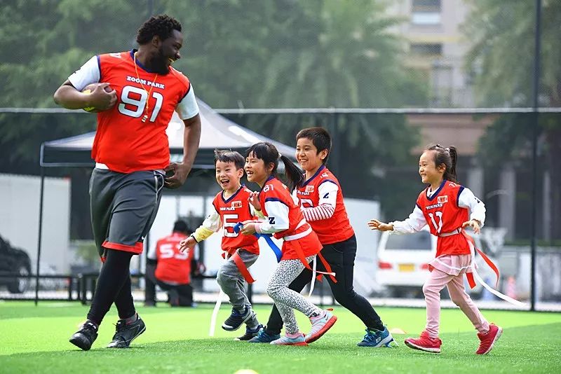 带小孩玩橄榄球,带娃来广州怎么玩