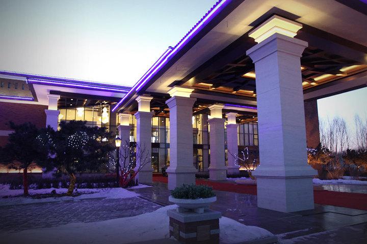 周末温泉别墅欢乐游,周末泡温泉吃美食