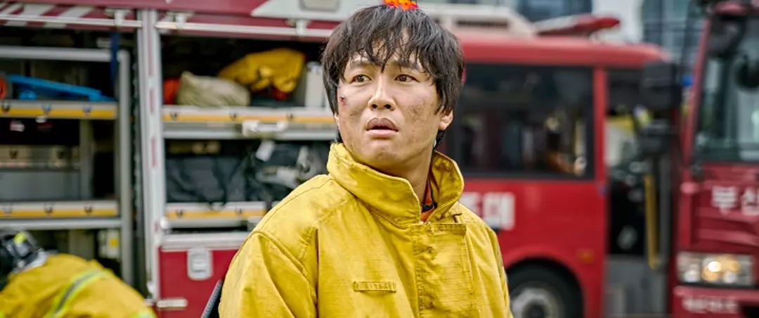 这部几乎把韩国人都赶到影院的巨片,我一手五颗星一手一颗星