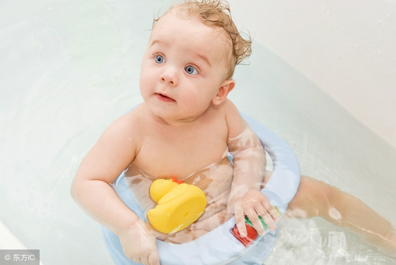 给宝宝洗澡注意点,给宝宝洗澡的几点知识
