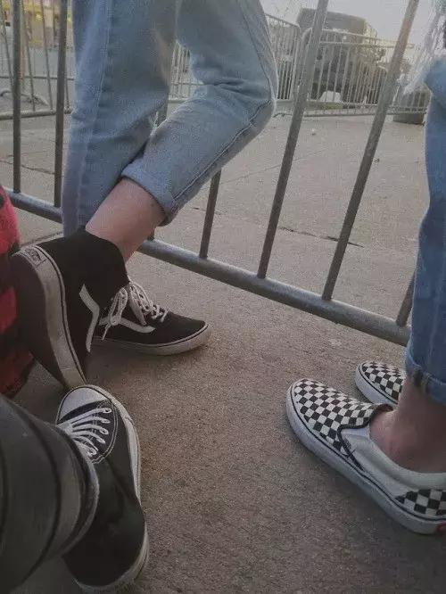 vans和converse高帮适合冬季穿,converse对比vans