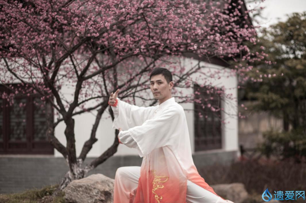 宝剑锋从磨砺出梅花香自活寒来,论宝剑锋从磨砺出梅花香自苦寒来