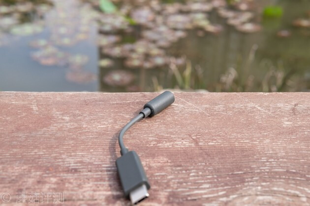 在3.5mm纷纷阵亡的当下，一款靠谱的Type-C转3.5mm或许是唯一稻草