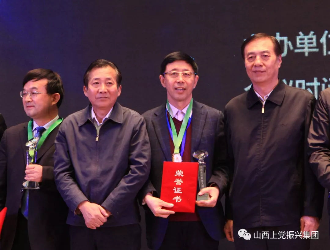 扎根基层为振兴乡村贡献力量,振兴小镇党委书记牛扎根