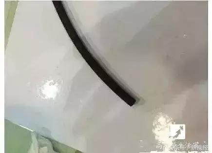 手机充电充一下断一下怎么解决,手机充电线动不动就断