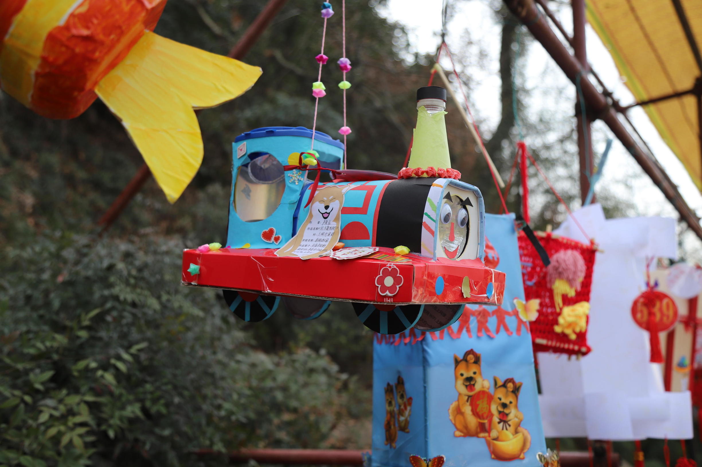 利用废旧材料制作元宵花灯,元宵节的花灯废物制作高级