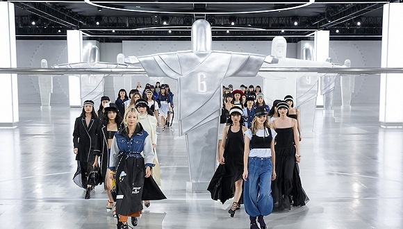 李宁也被山寨了，国货希望的小火苗“燃”起来了吗？