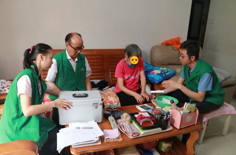 老爸突然脑出血昏迷,半夜老爸中风住院