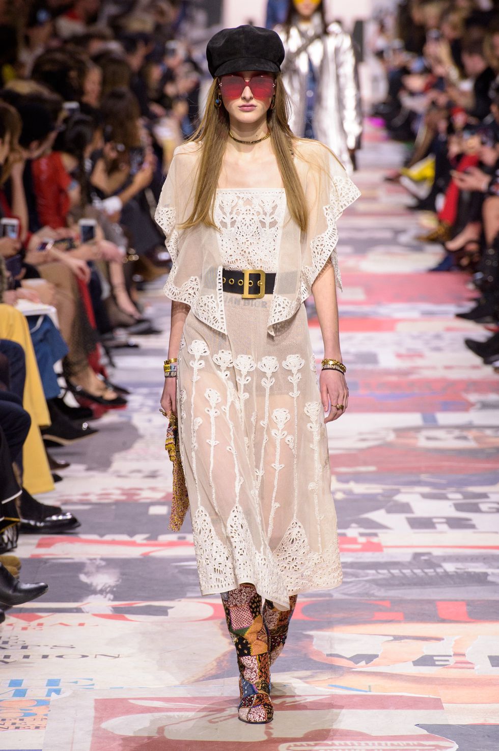 dior成衣秀经典,dior2018秋冬时装复古巴黎郊区