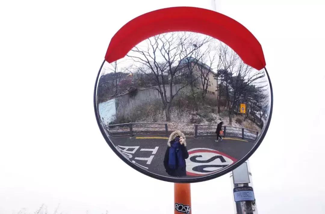 教你一招简单拍出漂亮的自拍照,如何拍出好看的自拍照