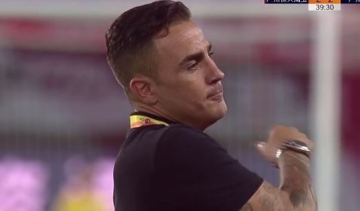 恒大后防告急被打进球,三次进球无效恒大输掉榜首大战