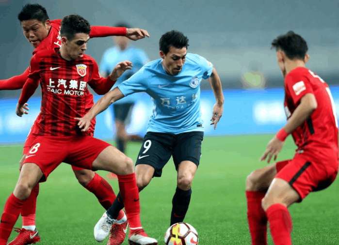 卡拉斯科中超开球视频,胡尔克过人中超集锦