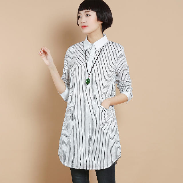 黑白条纹短衫搭配牛仔裤,条纹衫阔腿牛仔裤搭配