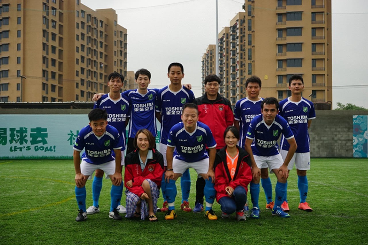 美女经理、网红妹子直播!“踢球去”足球联赛,从赛场火到了线上!