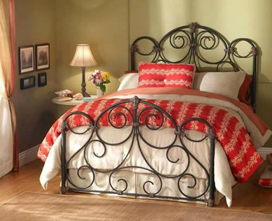 轻奢风格卧室铁艺床,铁艺床卧室现代设计风
