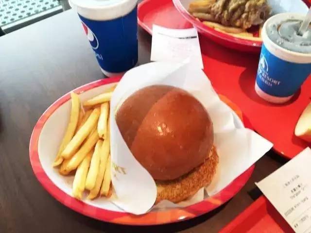 上海迪士尼一天亲身经历,迪士尼吓哭所有的孩子