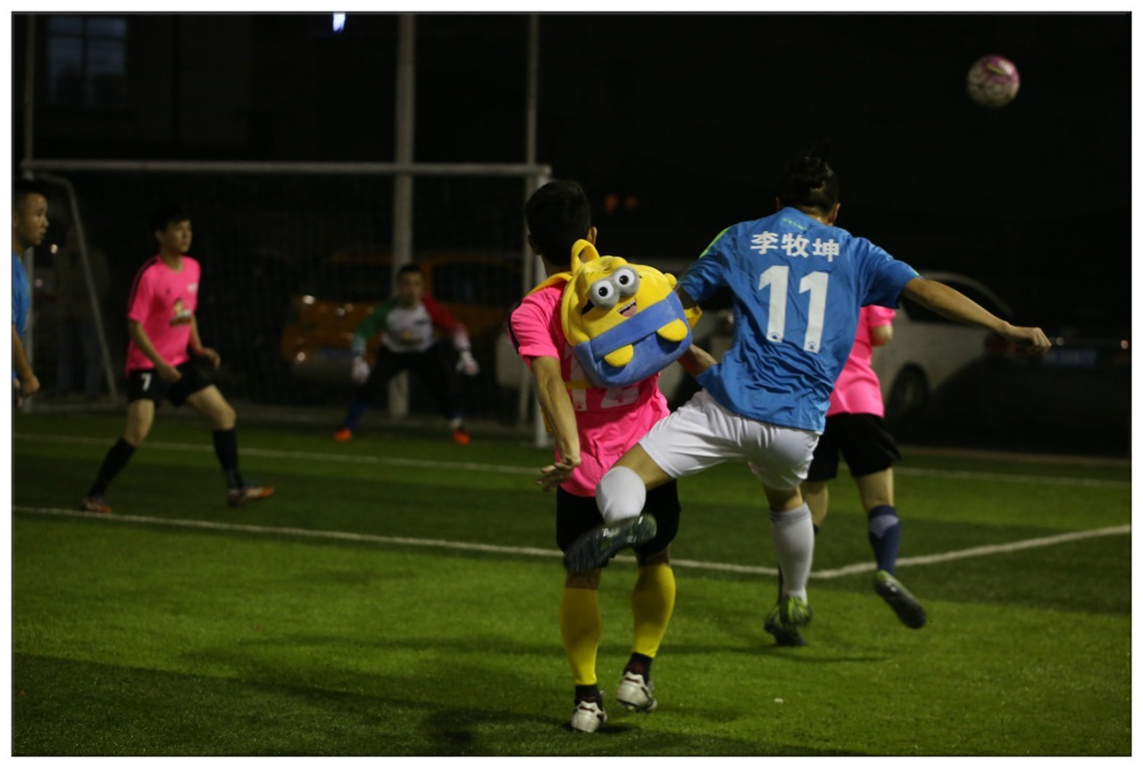 融资200万他创造一个超能足球世界1万球友用卡牌技能玩球累计球局2千场