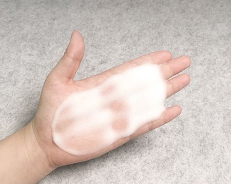 一天不用洗发水就很油,洗发水一天不洗就油是什么原因