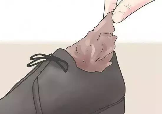 买的鞋子磨脚不给退该如何处理,鞋子磨脚处理的简单方法图片