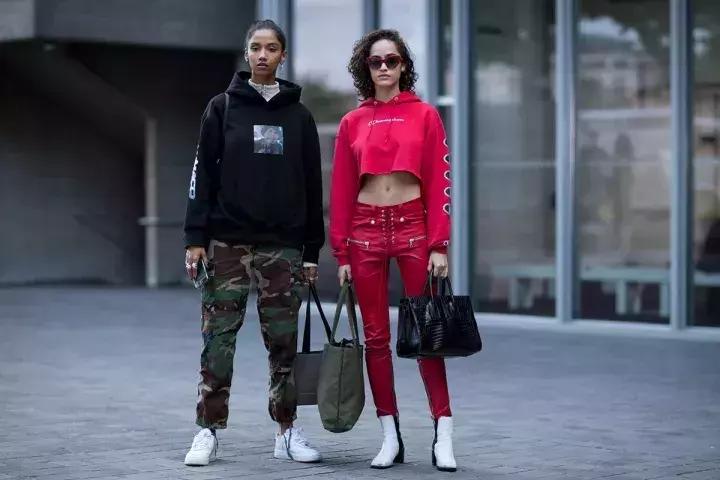 良心帖：耗时1个月的5套卫衣真人版穿搭测评来了。