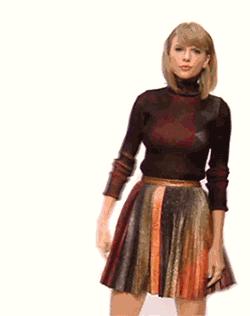 霉霉和她的现任男朋友谈多久了,霉霉与新男友甜蜜牵手超恩爱