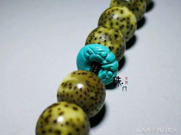 绿松碰水后有什么变化,黄金和绿松接触绿松变黑怎么回事